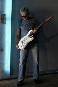 Michael Reese, guitar